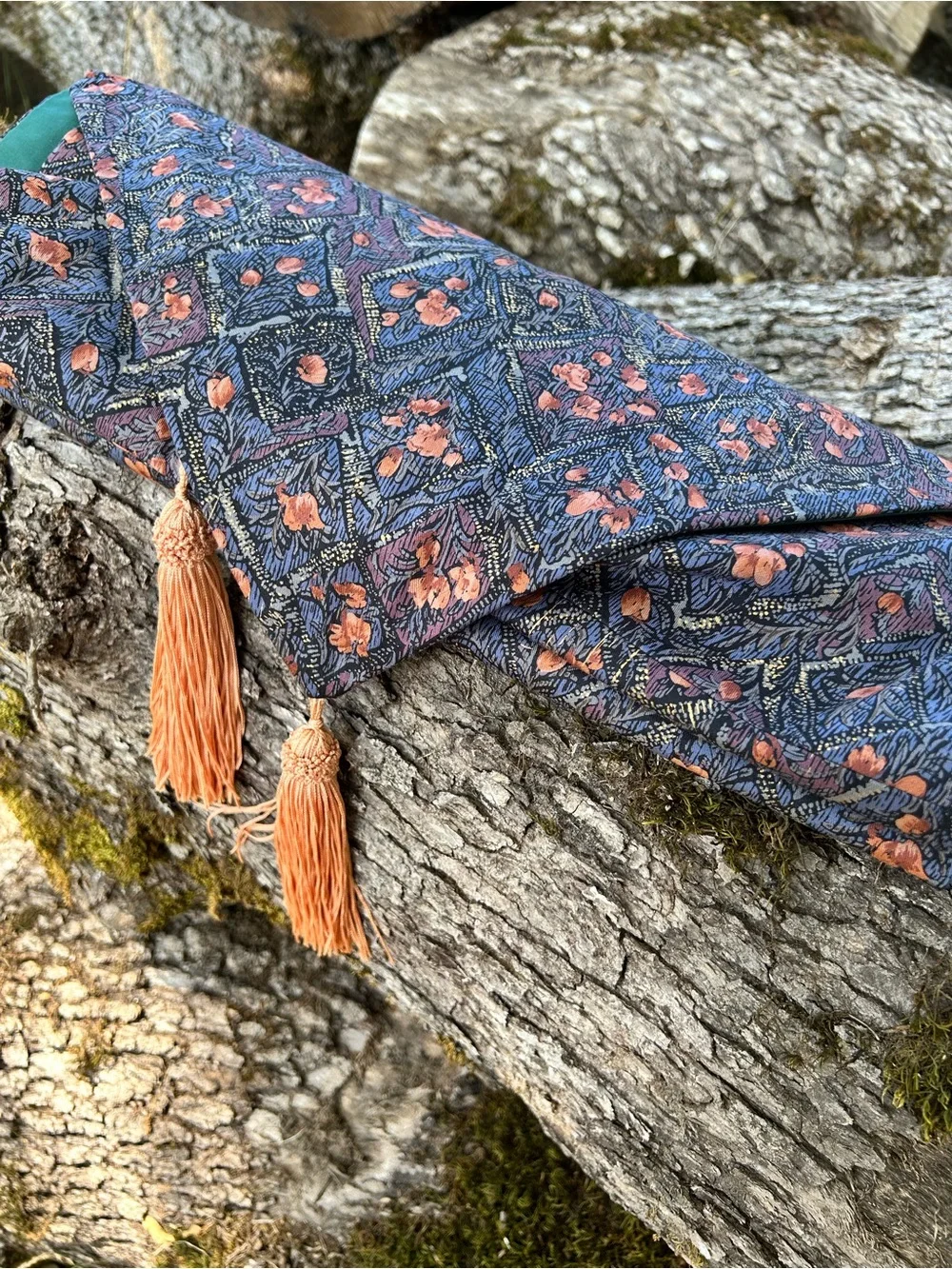 Handcrafted Floral Jacquard Table runner with Tassels of Peach